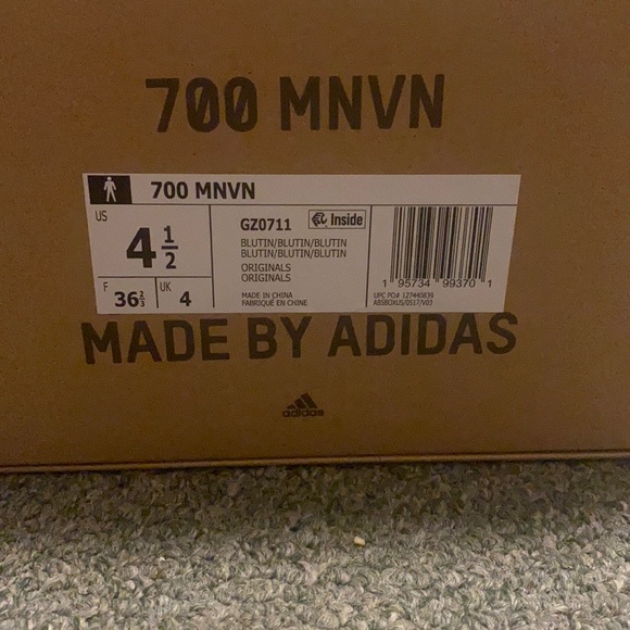 Yeezy 700 MNVN blue tint size US 4.5 - Picture 2 of 16